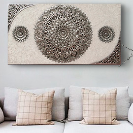 Cuadro Mandala en relieve color plateado y gris, perfecto como cuadro para decorar encima del sofá o como cuadros para el cabecero, decorar con cuadros mándalas.