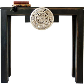 consolas para la entrada o muebles auxiliares delier, esta consola de estilo zen destaca por el tirador plateado en el cajon, cuanta con unas medidas para espacios pequeños