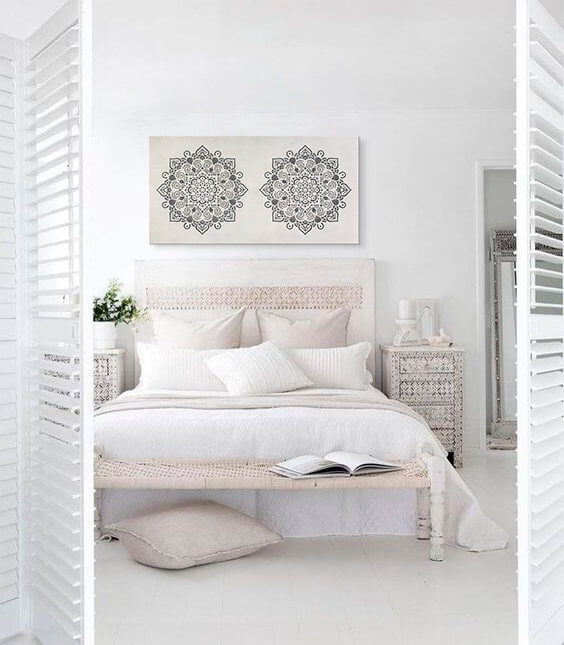 cuadros y dormitorios en color blanco
